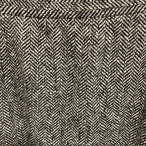 Gai Mattiolo Jacket & Skirt Suit in Herringbone Wool Blend & Embossed Leather. - Picture 8 of 15